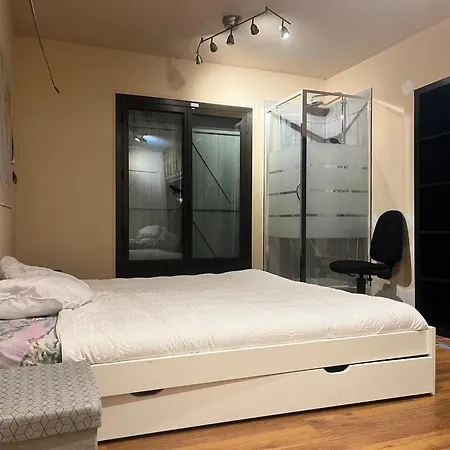 Holiday home L'agreable Maison De Noisy, Calme, T5 *